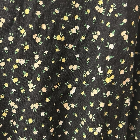 Divided Romper black floral size small with pockets and gathered waist - Picture 3 of 6